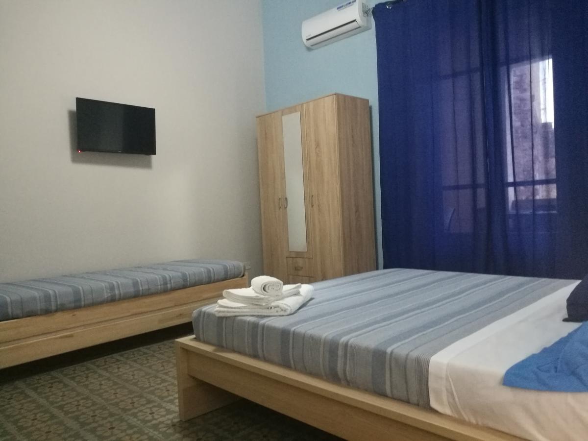 Volturno 106 Bed & Breakfast ปาแลร์โม ภายนอก รูปภาพ