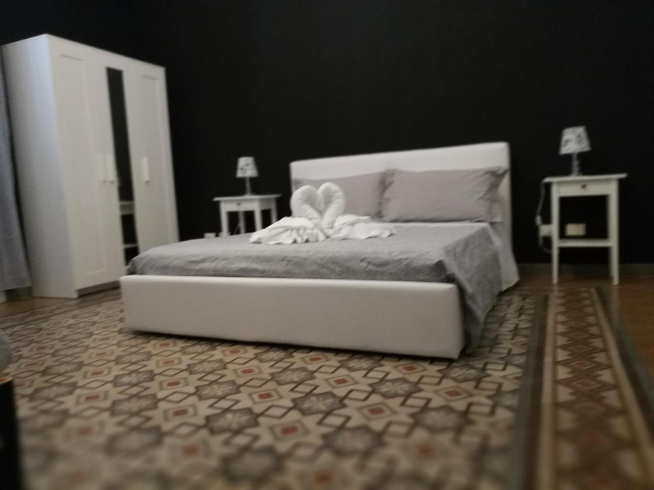 Volturno 106 Bed & Breakfast ปาแลร์โม ภายนอก รูปภาพ