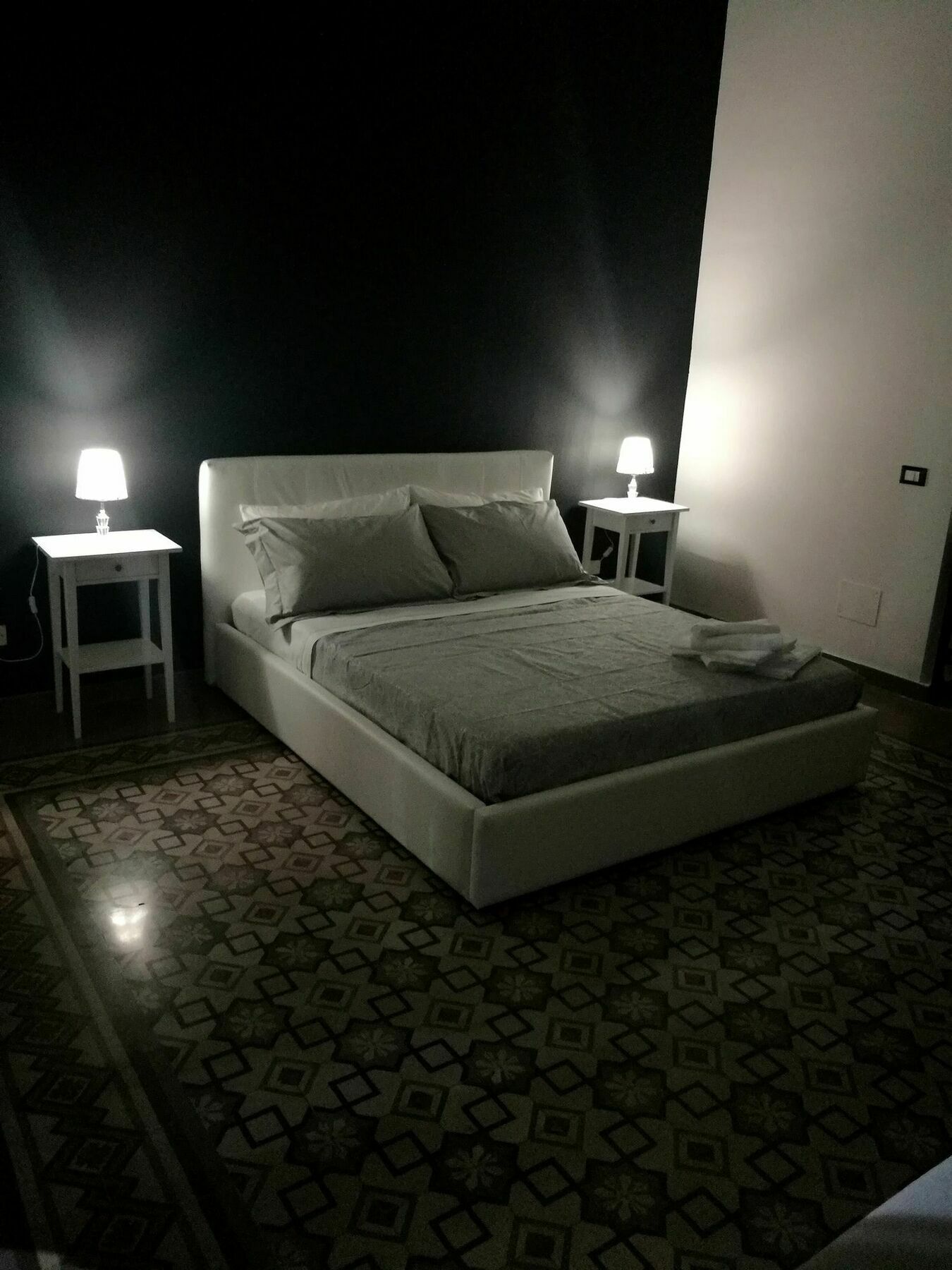 Volturno 106 Bed & Breakfast ปาแลร์โม ภายนอก รูปภาพ