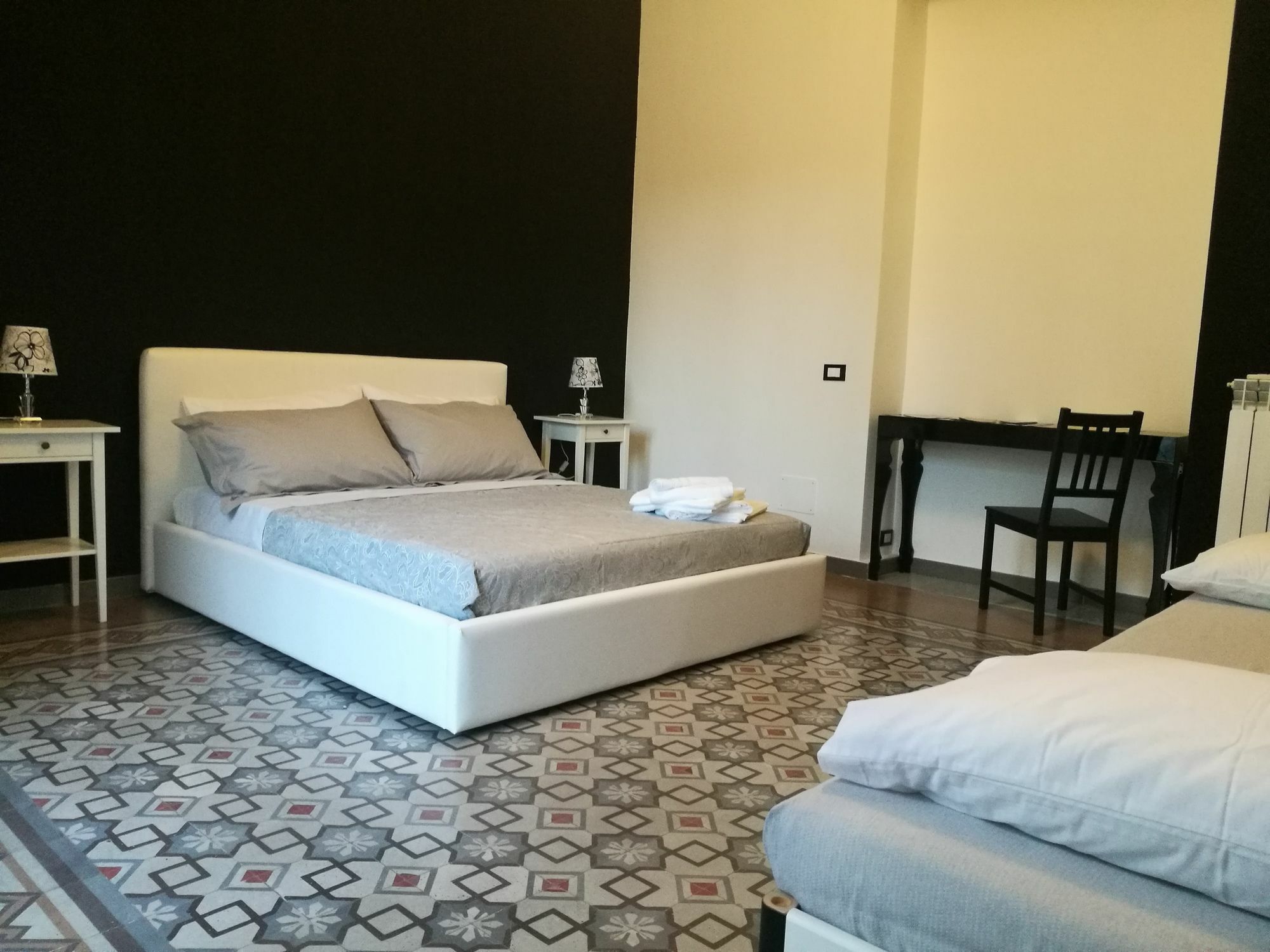 Volturno 106 Bed & Breakfast ปาแลร์โม ภายนอก รูปภาพ
